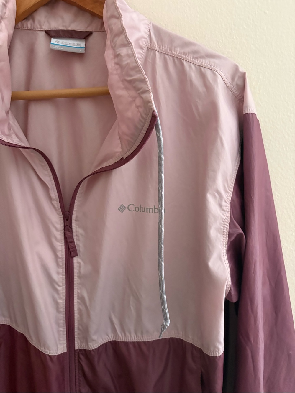 Columbia Two-Tone Light Pink and Mauve Packable Jacket